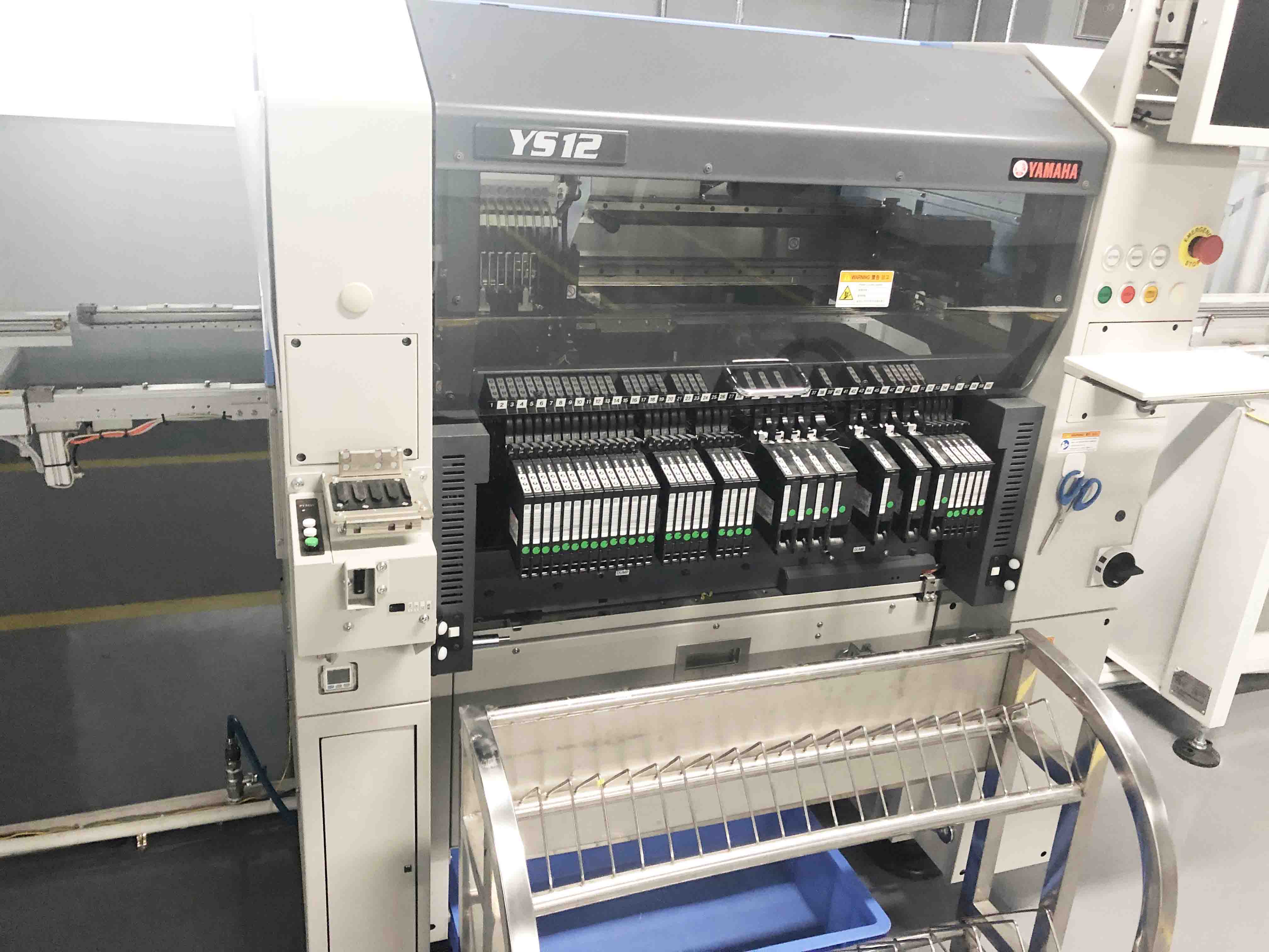 Yamaha YS12 SMT Pick and Place Machine for high-speed PCB assembly