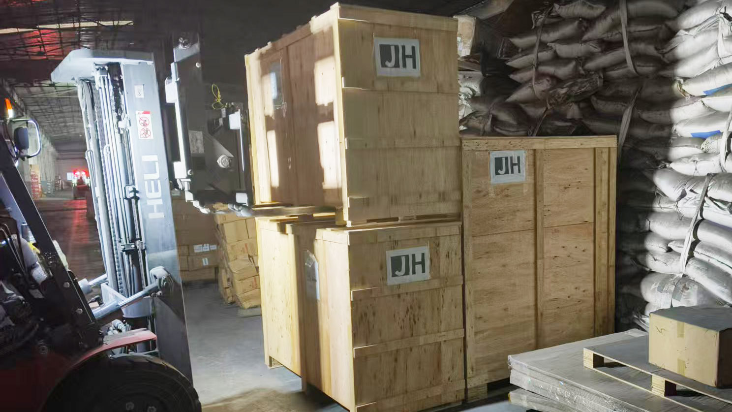 Alimentador vibratorio de lentes para producción SMT